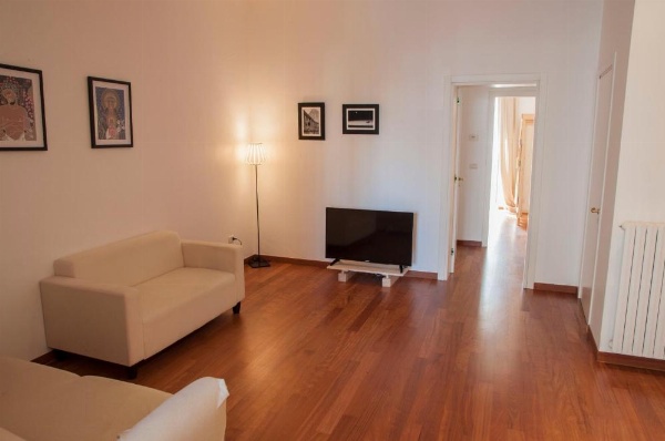 Manzoni House image 11