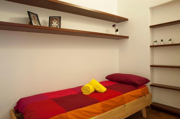 Manzoni House image 18