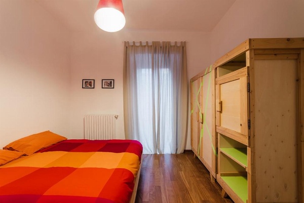 Manzoni House image 8